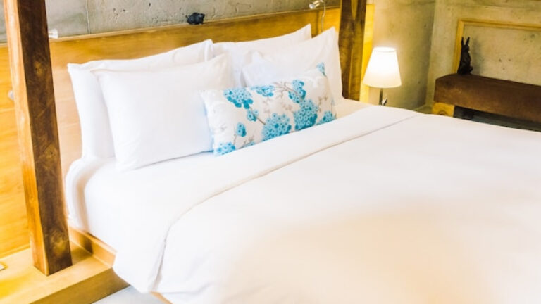 Ajoutez une touche d’élégance à votre chambre avec une housse de couette en satin de coton