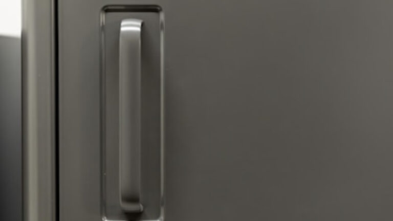 Stockage des armes : pourquoi choisir une armoire à fusils homologuée ?